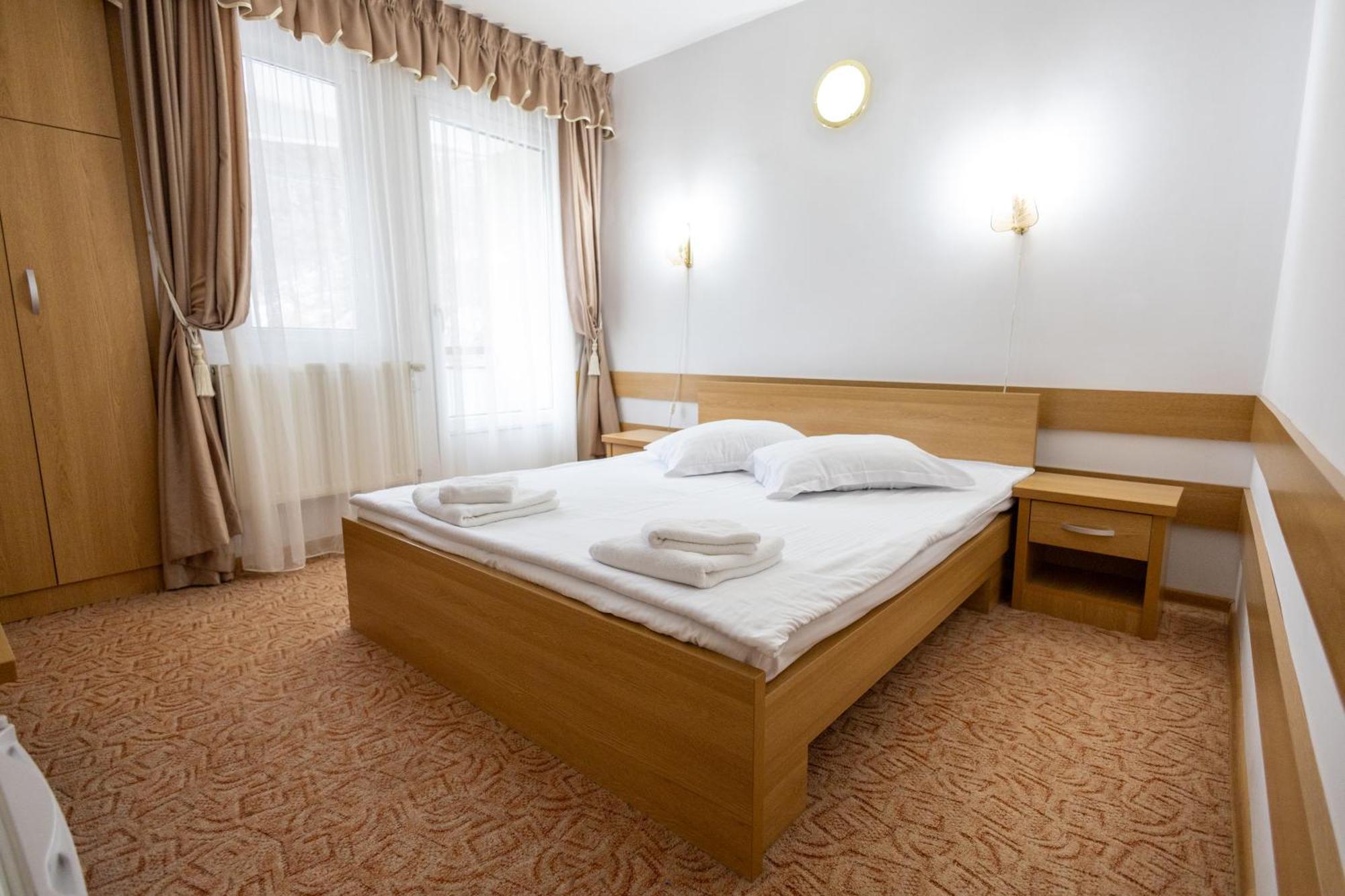 Hotel Hefaistos - Sovata Bagian luar foto