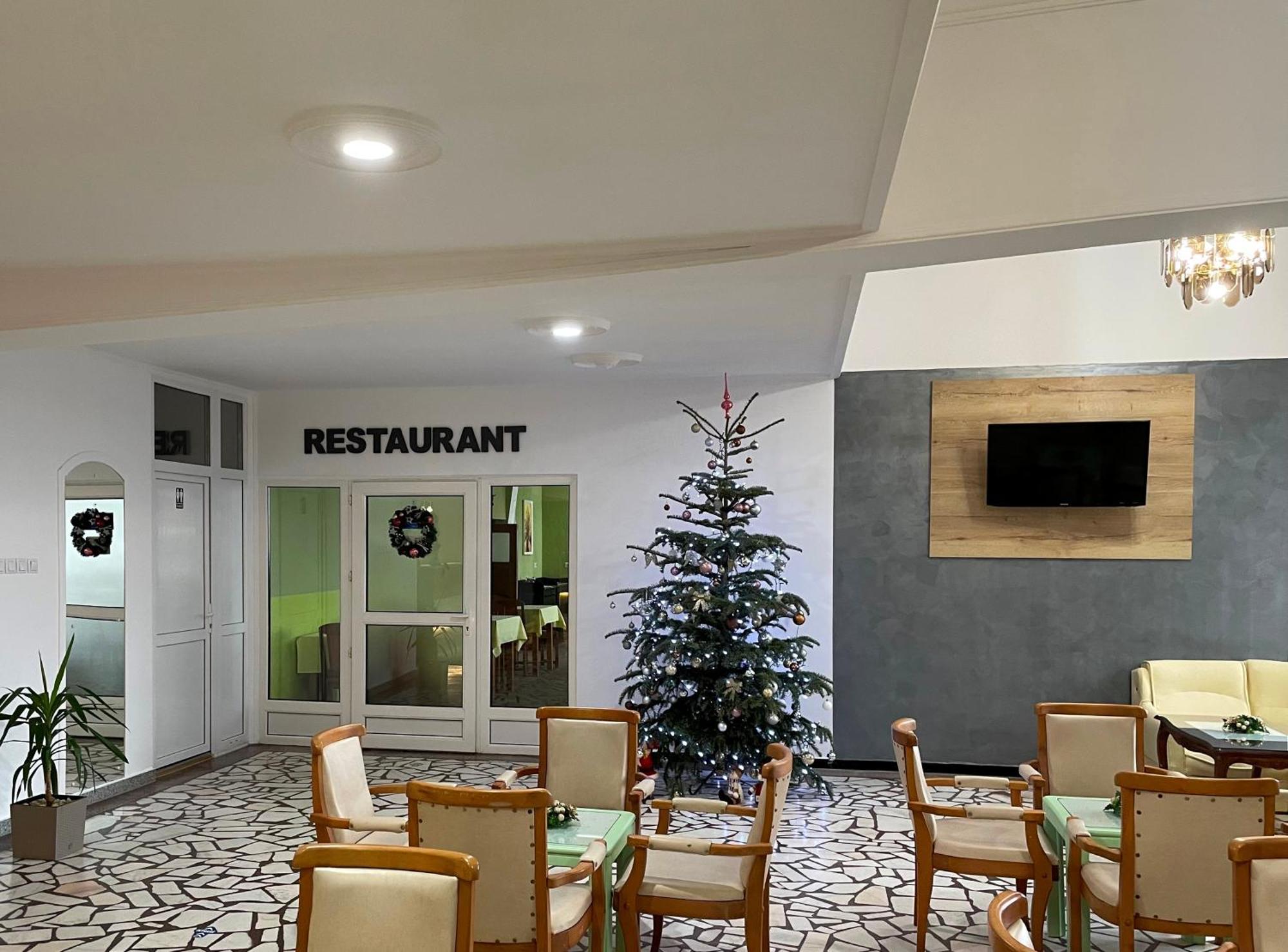 Hotel Hefaistos - Sovata Bagian luar foto